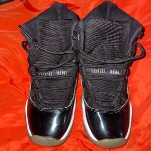 Air Jordan retro space jams 11 2016 size 7y pre owned
